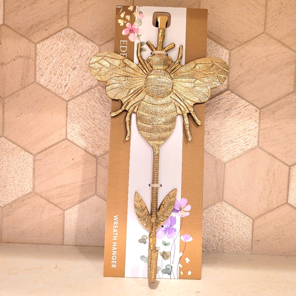 Bee Door Wreath Holder NWOT
